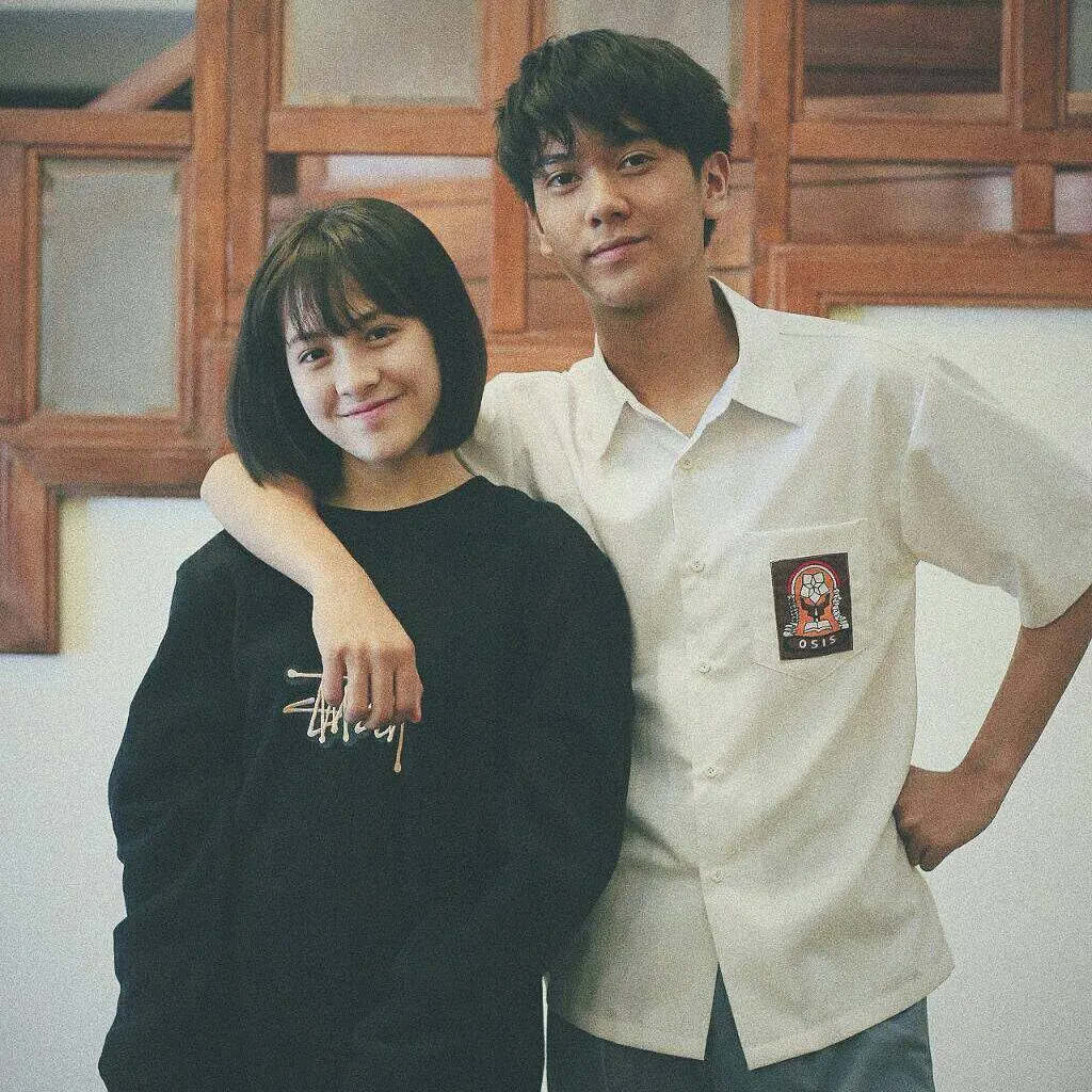 Zara JKT48 dipercaya untuk memerankan adik dari tokoh Dilan pada film yang diadaptasi dari novel Pidi Baiq © instagram.com/jkt48.zara