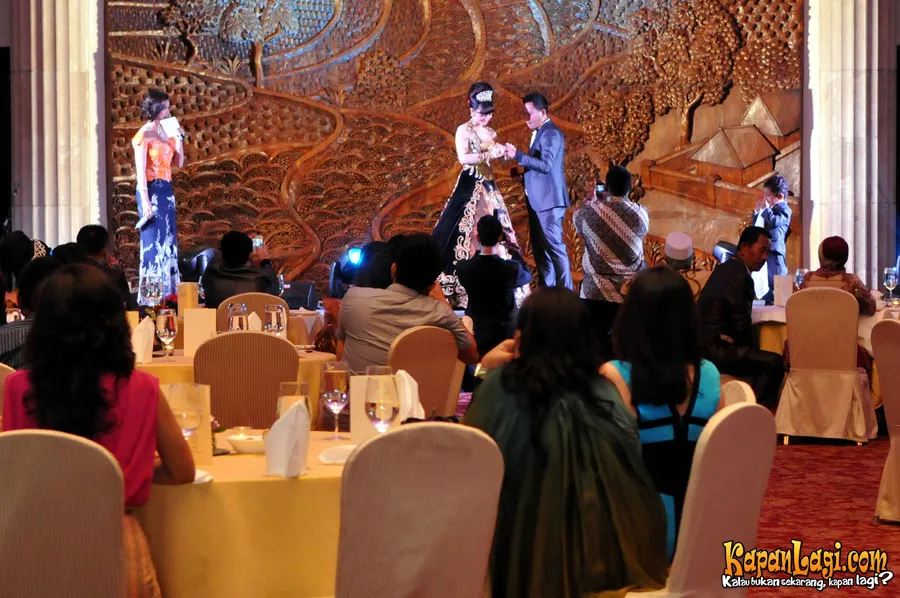 Zaskia Shinta resmi dilamar Vicky Prasetyo