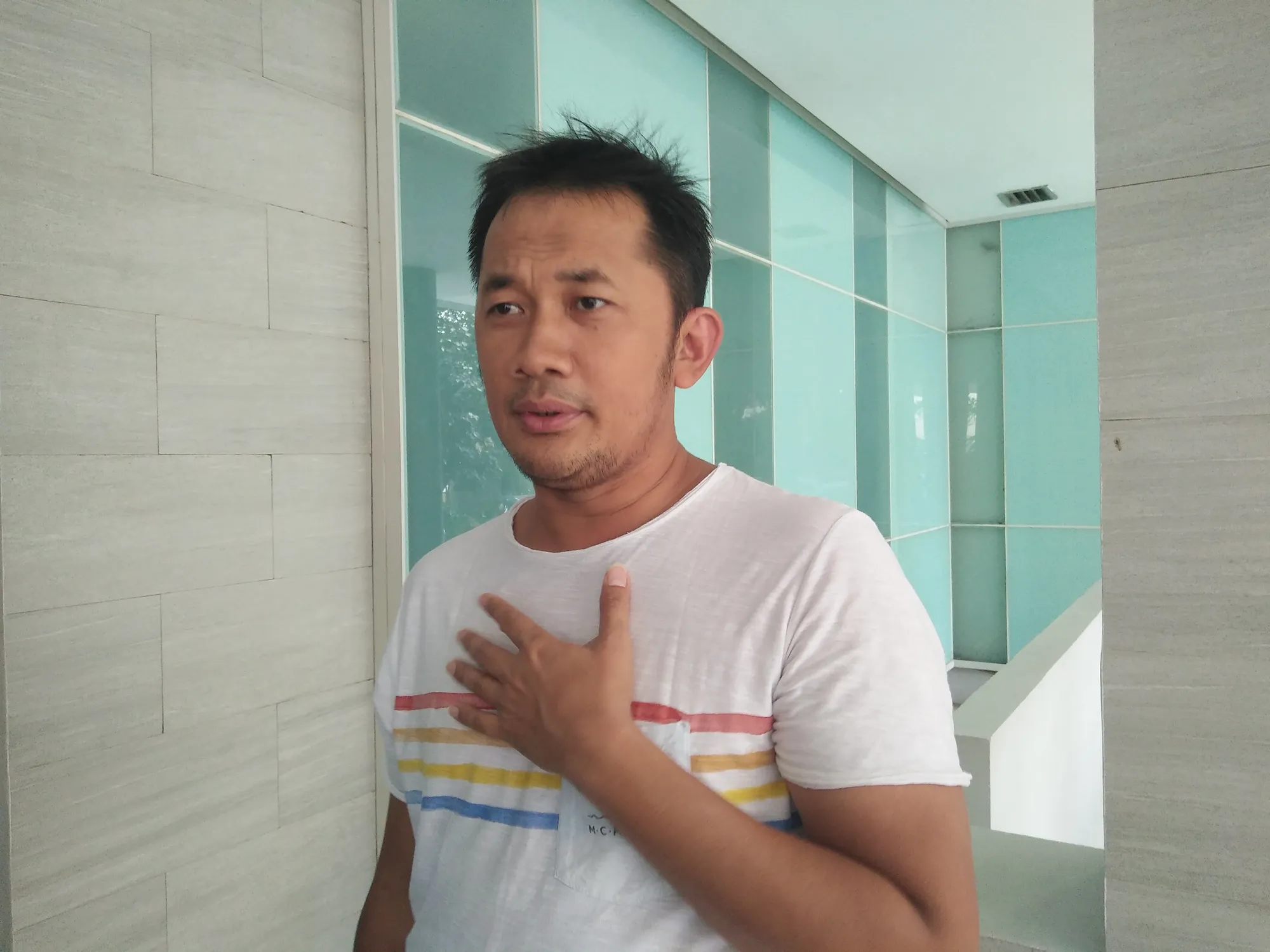 Hanung Bramantyo mengungkap kalau Zaskia Adya Mecca lebih panik saat melahirkan anak keempat. © KapanLagi.com/Nuzulur Rakhmah