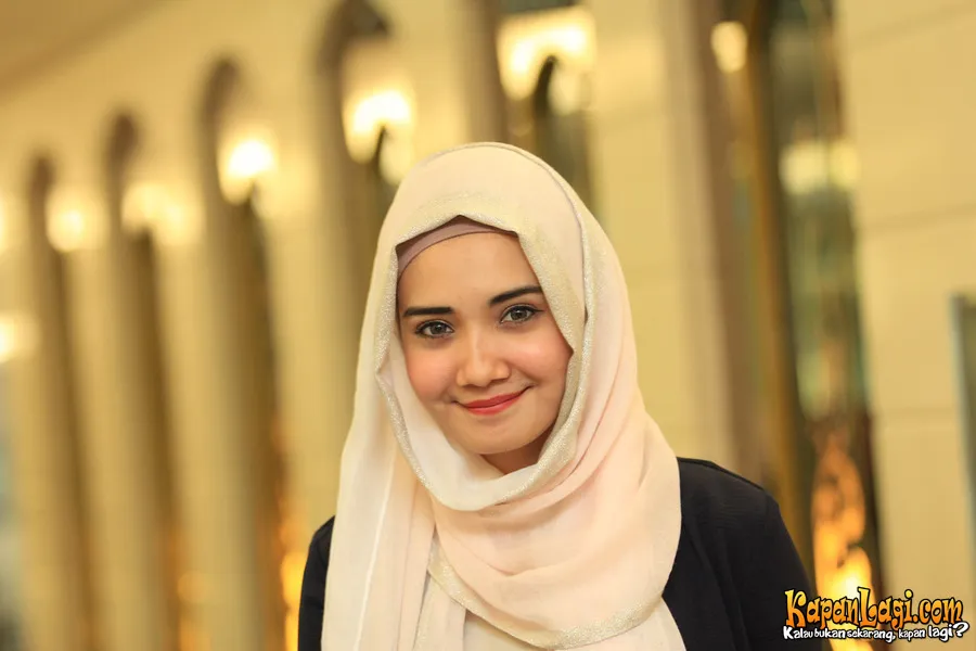 Zaskia Sungkar kini dibatasi dalam hal bekerja oleh Irwansyah