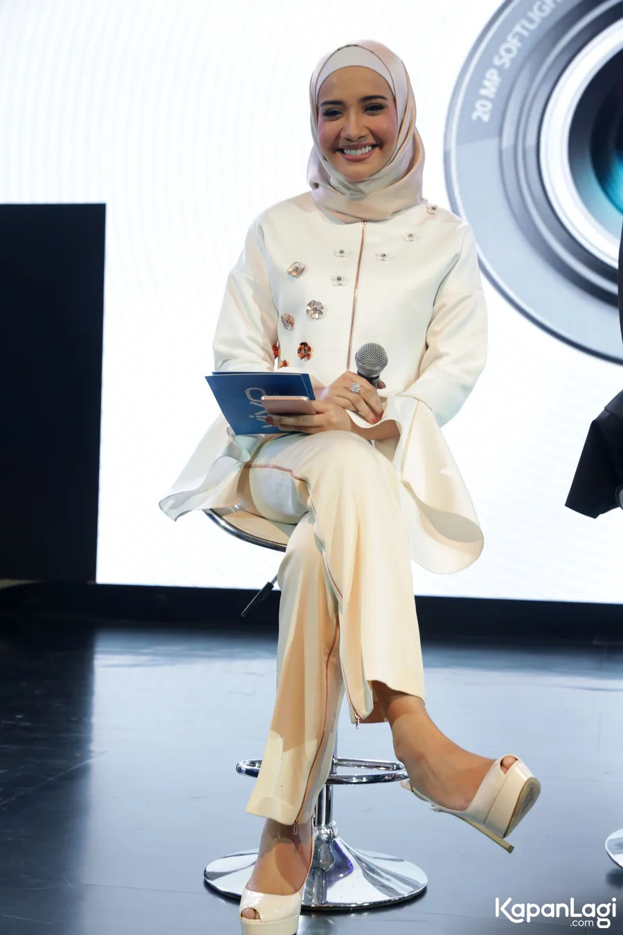 Berawal dari foto OOTD Zaskia Sungkar akhirnya buka bisnis fashion © KapanLagi.com®/Budy Santoso