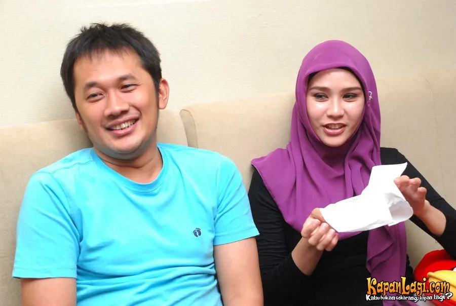 hanung haruskan zaskia mecca persalinan normal dan asi eksklusif