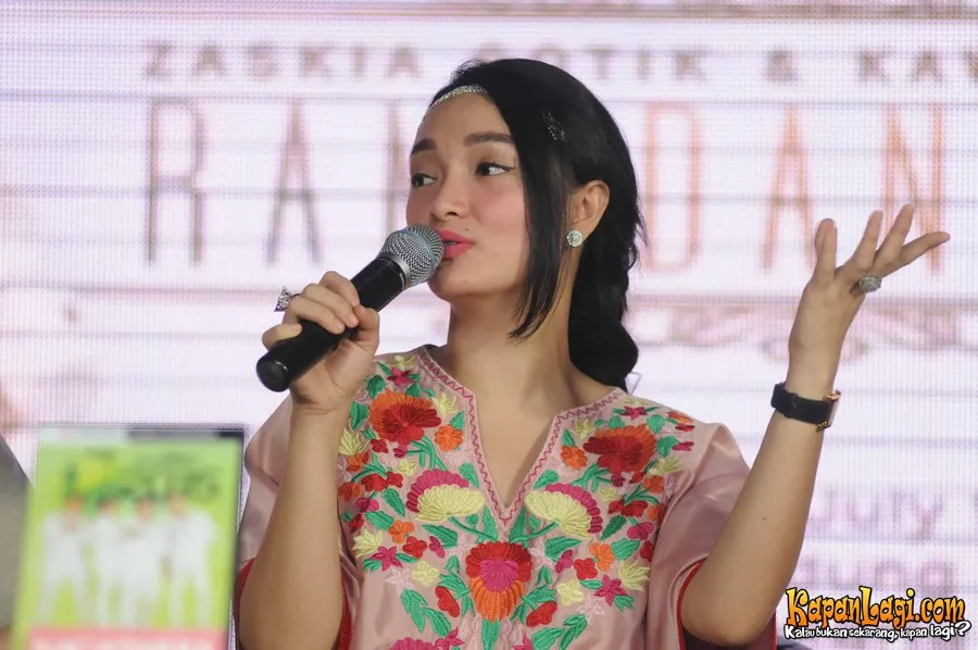 Zaskia Shinta rencanakan nikah tahun depan © KapanLagi.com®/Bayu Herdianto