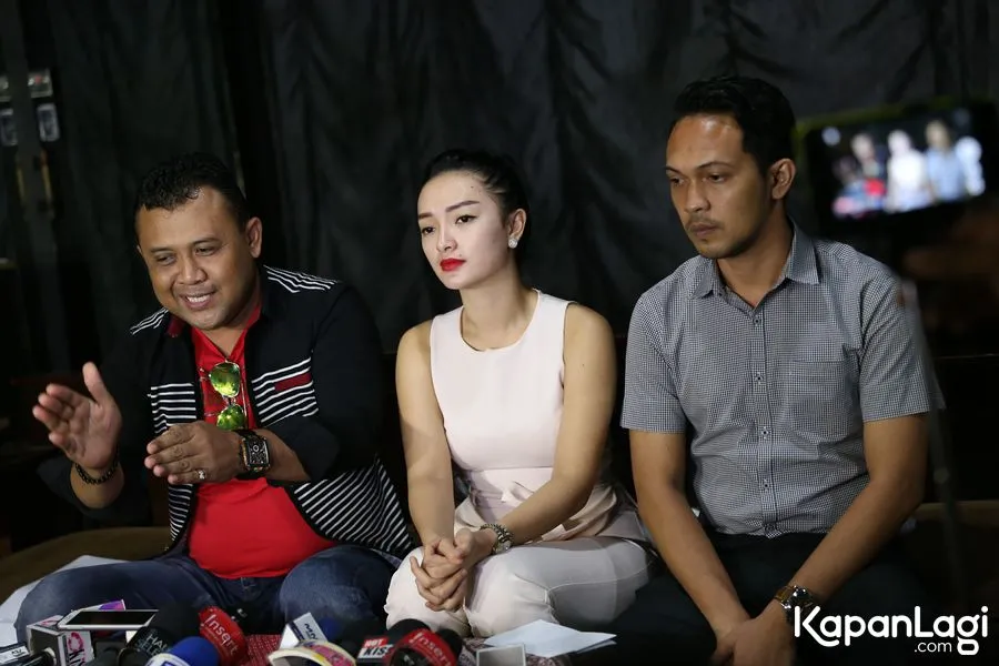 Zaskia Gotik akui dirinya salah karena terlalu terbawa suasana/©KapanLagi.com®/Agus Apriyanto