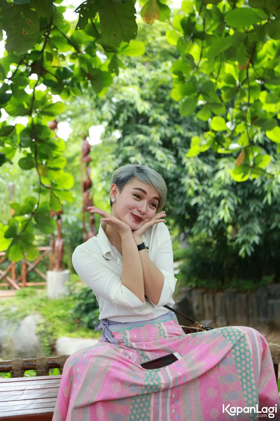 Zaskia Gotik dihujat gara-gara foto bagian pribadinya 'dicium' penonton © KapanLagi.com®/Agus Apriyanto