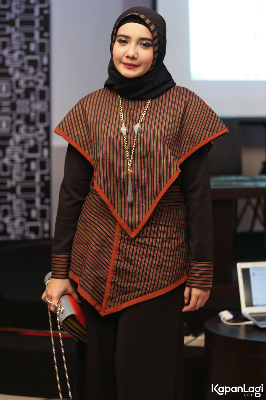 Desain Baju Ala Zaskia Sungkar | Klopdesain