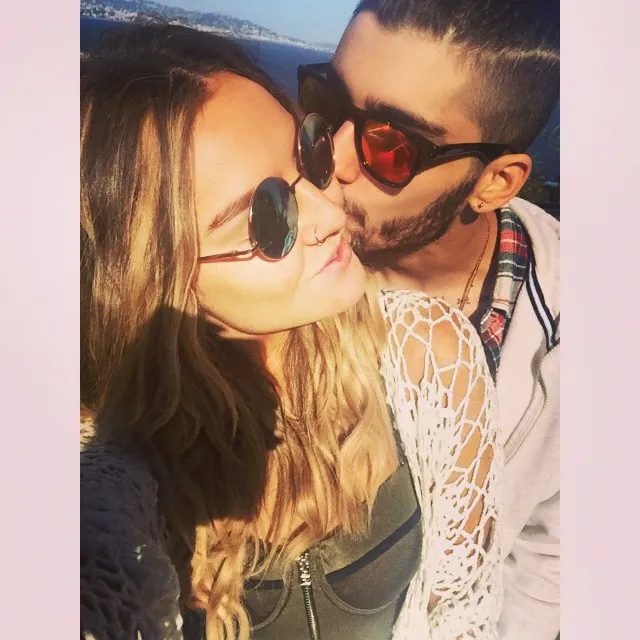Zayn cium mesra tunangannya @ instagram.com/perrieeele