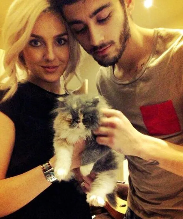 Perrie dan Zayn @ fameflynet.com