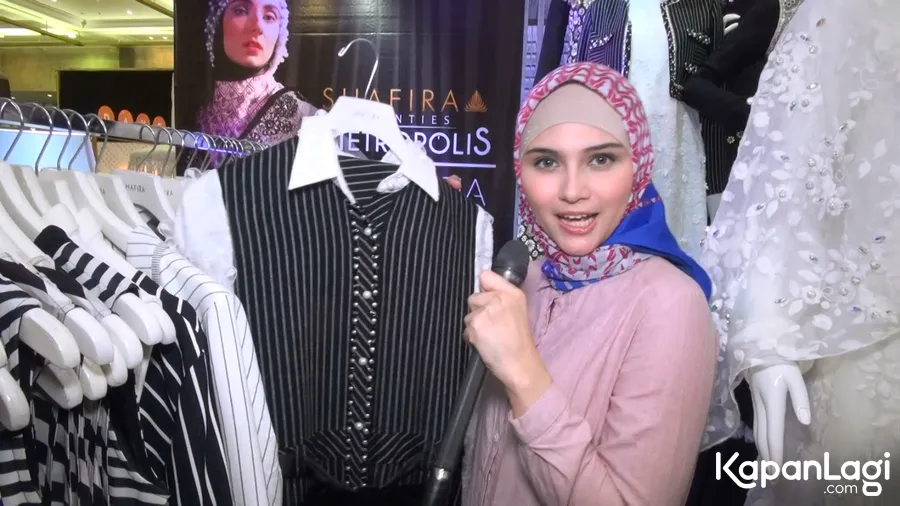 Zee Zee saat berburu baju © KapanLagi.com®/VJ James