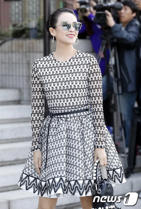Zhang Ziyi saat di nikahan Song Song couple © News1