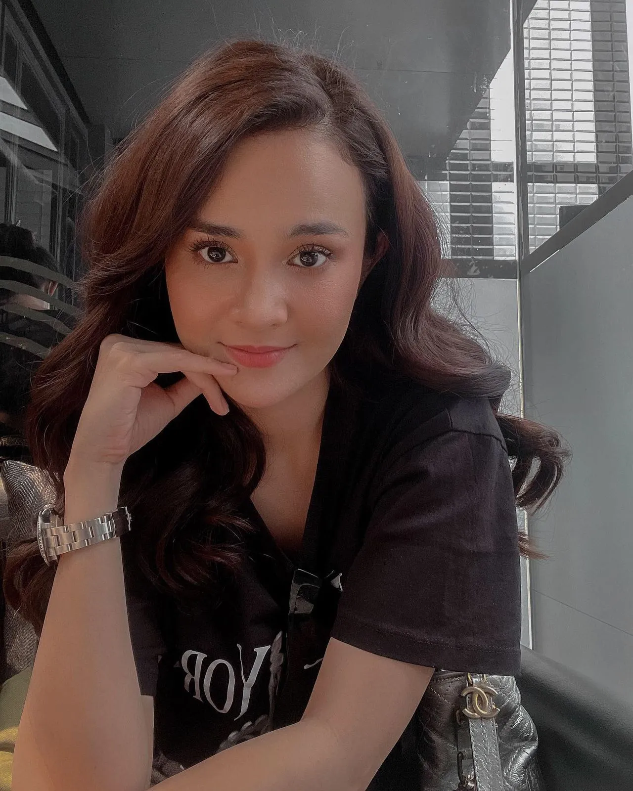 Memulai karier di ajang Miss Celebrity 2009.