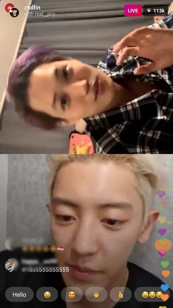Kai dan Chanyeol saat live © Istimewa