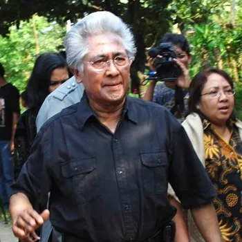 Foto profil Adnan Buyung Nasution