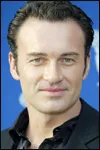 Foto profil Julian McMahon