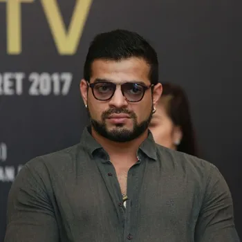 Foto profil Karan Patel
