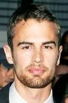 Foto profil Theo James