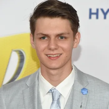 Foto profil Ty Simpkins