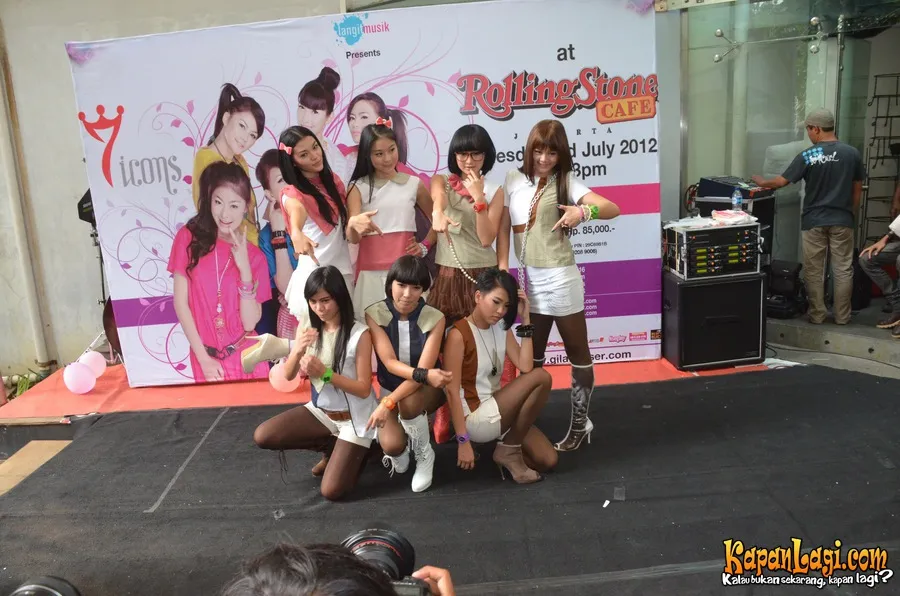 7 Icons. ©KapanLagi.com