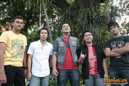 Foto AOP Band