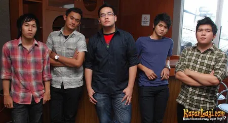 Foto AOP Band
