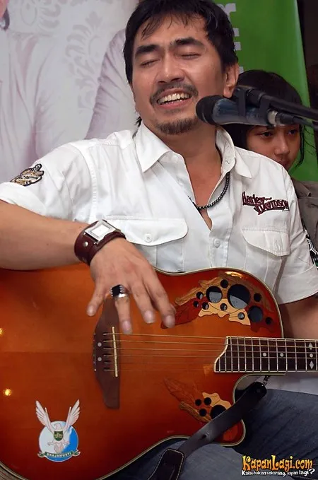 Foto Aa Gatot Brajamusti