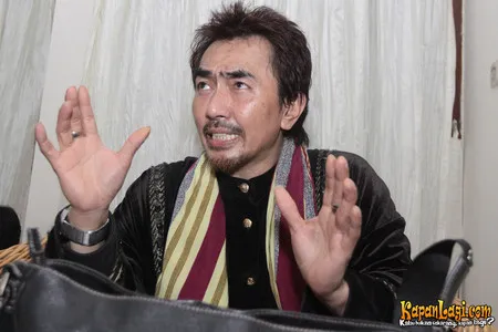 Foto Aa Gatot Brajamusti