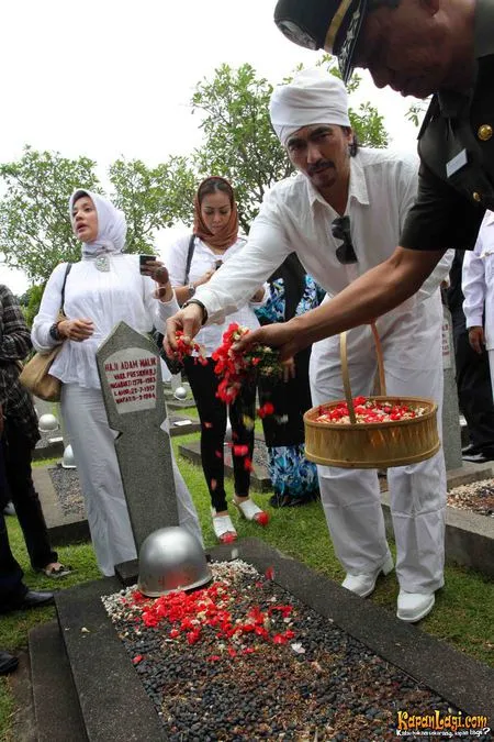 Foto Aa Gatot Brajamusti