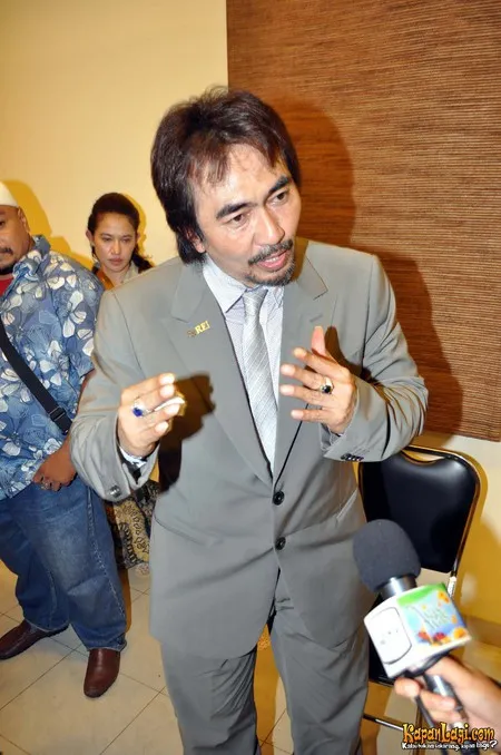 Foto Aa Gatot Brajamusti