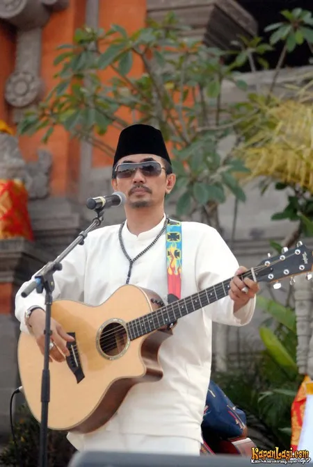 Foto Aa Gatot Brajamusti