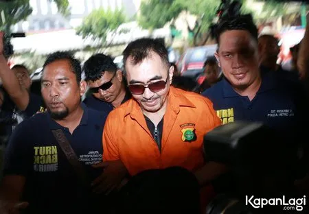 Foto Aa Gatot Brajamusti