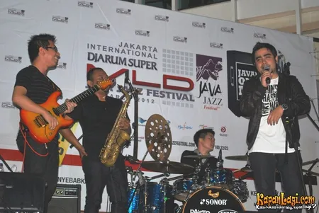 Foto Abdul And The Coffe Theory