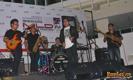 Foto Abdul And The Coffe Theory