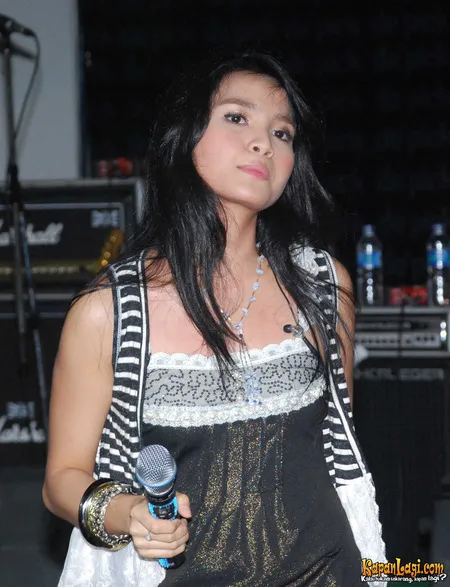 Foto Acha Septriasa
