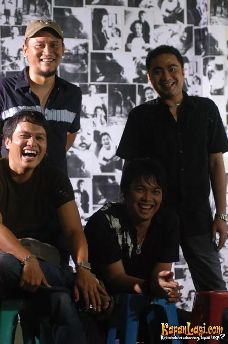 Foto Ada Band