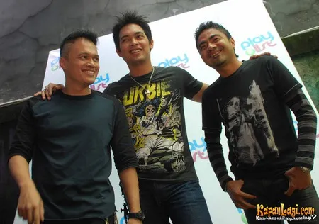 Foto Ada Band