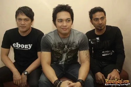 Foto Ada Band