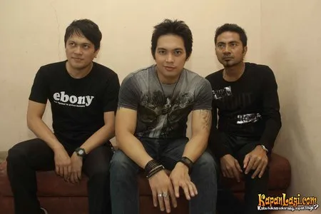 Foto Ada Band