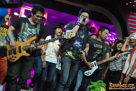 Foto Ada Band
