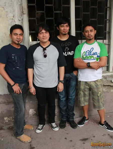 Foto Ada Band