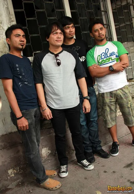 Foto Ada Band