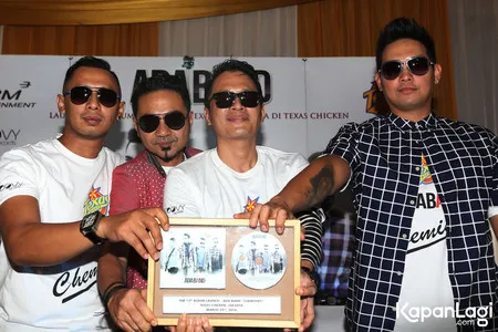 Foto Ada Band