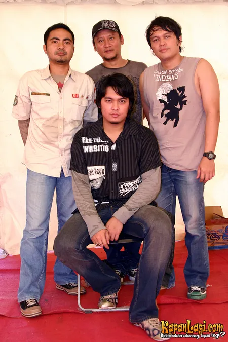 Foto Ada Band
