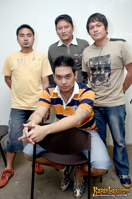 Foto Ada Band