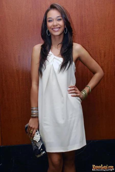 Foto Adinia Wirasti. Nomor Foto: 044