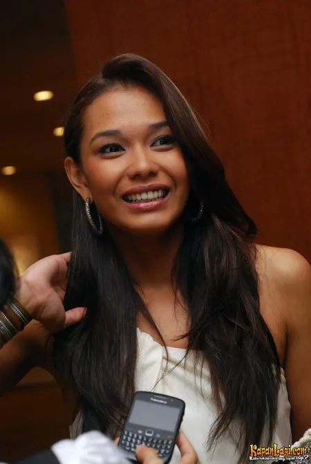 Foto Adinia Wirasti. Nomor Foto: 050