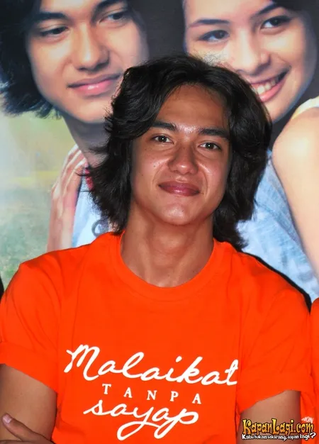 Foto Adipati Dolken