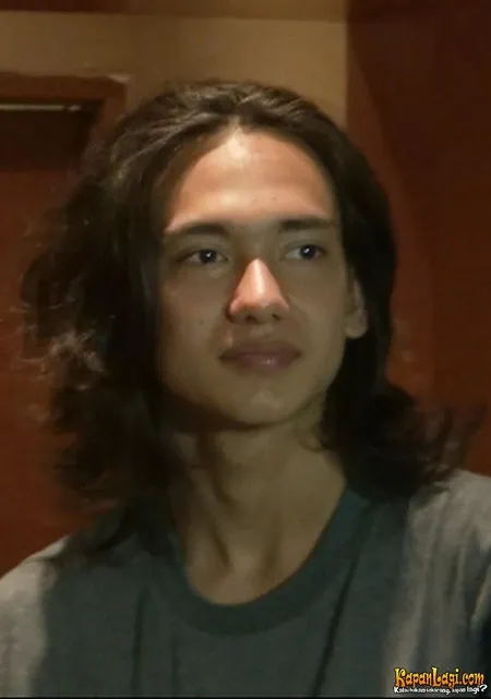Foto Adipati Dolken