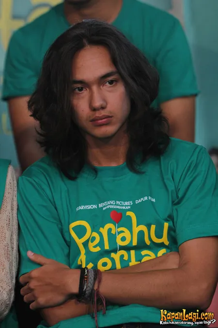 Foto Adipati Dolken
