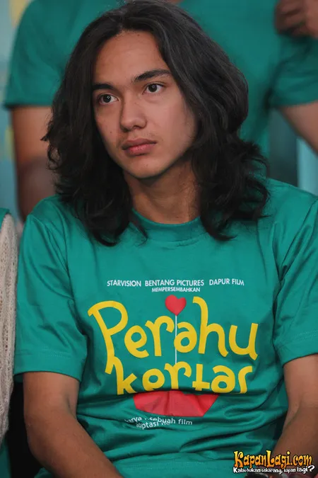 Foto Adipati Dolken