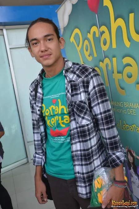 Foto Adipati Dolken
